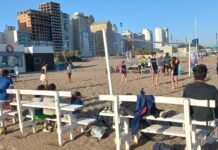 Jóvenes necochenses y turistas disfrutaron del encuentro recreativo de beach vóley