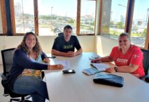 Los gimnastas daneses se preparan para presentarse en el Parque Miguel Lillo