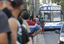 El Gobierno propone aumentos de 250% en el boleto de colectivo y tren: cuánto costará viajar en AMBA