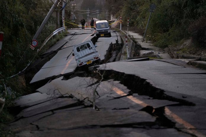 Lluvia y deslizamientos: los nuevos desafíos de los rescatistas tras el terremoto en Japón que dejó al menos 62 muertos