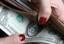 Dólar hoy: el blue sigue en baja y perfora el piso de $1000 por primera vez desde diciembre