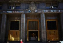 Con una fuerte baja del gasto, el Gobierno llegó al superávit fiscal por segundo mes consecutivo