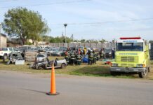 Destacan el trabajo en conjunto con bomberos durante un simulacro de accidente vehicular