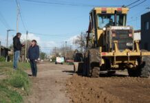 El municipio lleva respuesta concreta a vecinos del barrio Sudoeste con entoscado de calles
