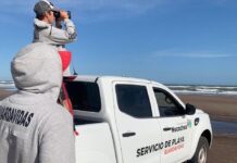Operativo salvador: rescataron a una persona que había quedado a la deriva mar adentro