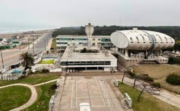 Laborde presentó una medida judicial para frenar la venta del Casino