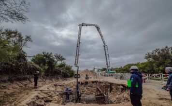 Puerto Quequén refuerza el sistema de señalización del canal exterior con una nueva torre