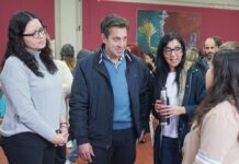 El intendente recorrió los proyectos de una participativa etapa municipal de Decisión Niñez