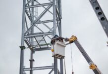 Puerto Quequén avanza en la modernización de su señalización marítima con la nueva baliza de enfilamiento