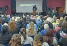 La economista y diputada Julia Strada brindó una charla a sala llena en Necochea